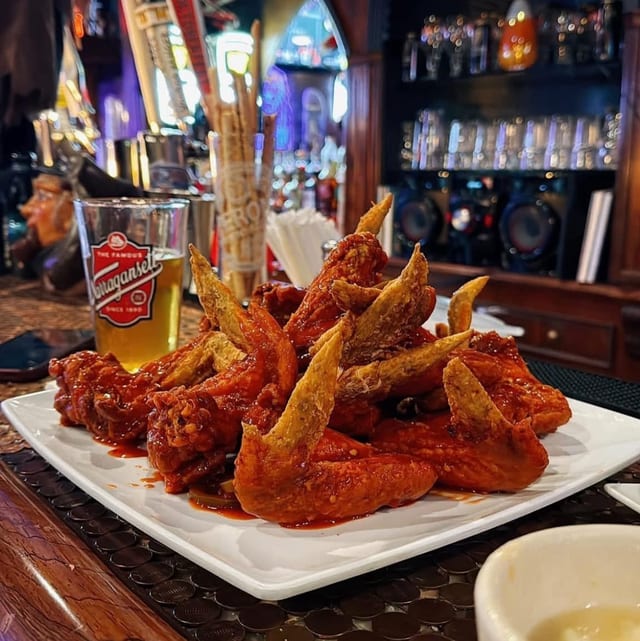 1/2 Dozen Jumbo Breaded Whole Wings.